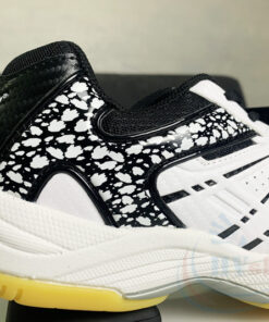 Giày cầu lông Kawasaki K063 trắng đen