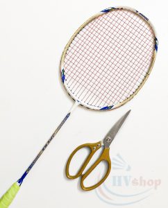 Cách cắt dây vợt cầu lông bị đứt - HVShop