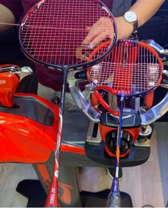 Căng dây vợt cầu lông bao nhiêu tiền