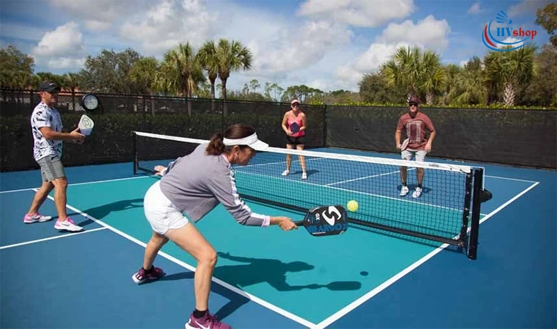 Pickleball là môn thể thao đối kháng phù hợp với đông đảo người chơi