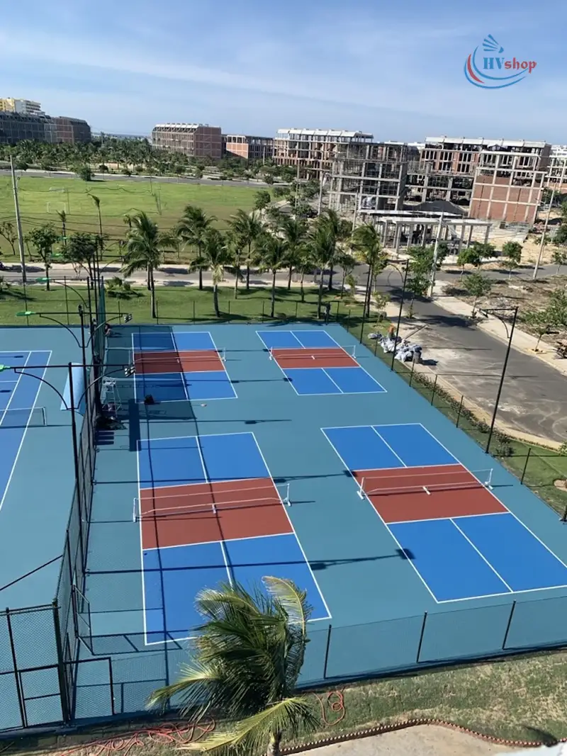 Sân pickleball tại khu đô thị La Queenara Hội An