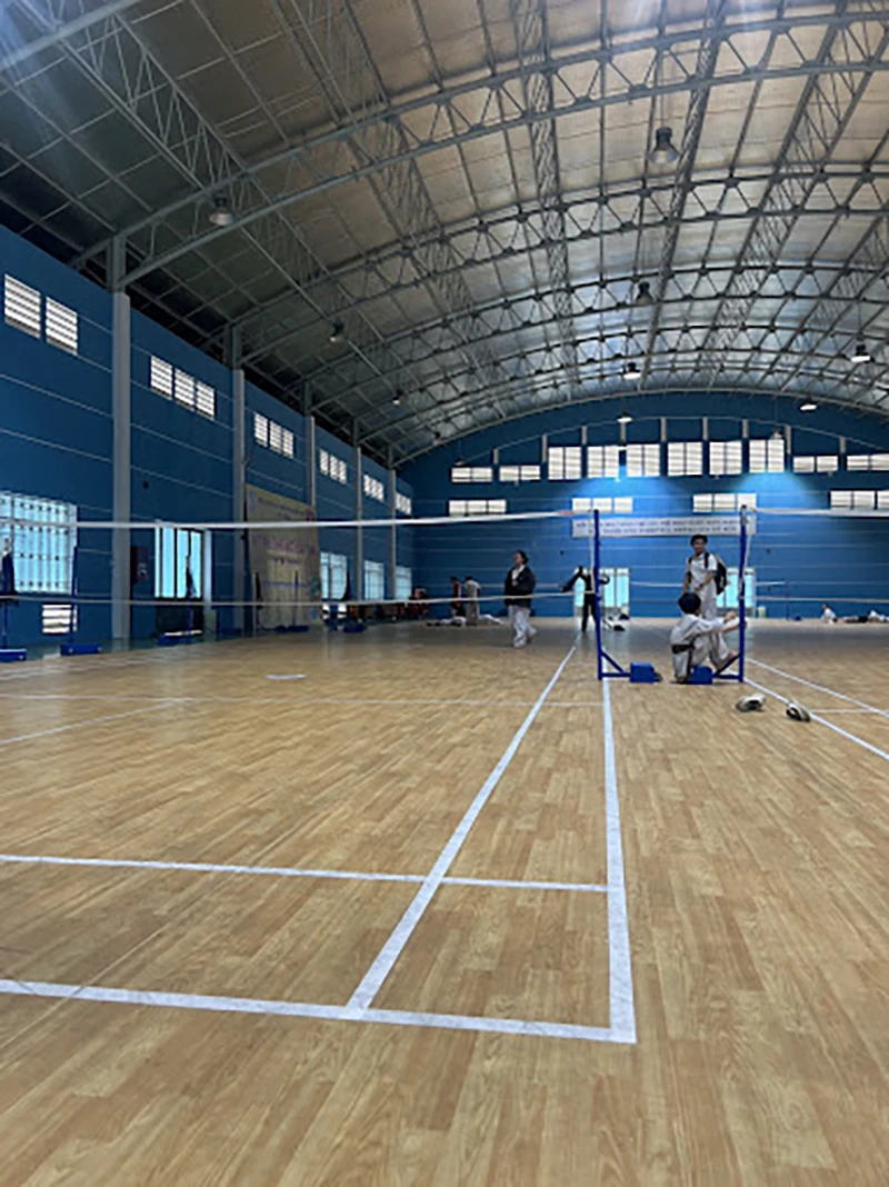 sân cầu lông Tây Thạnh