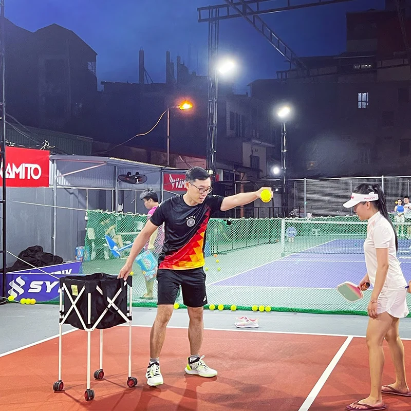 Sân pickleball Ngọc Vũ tổ chức các lớp dạy pickleball