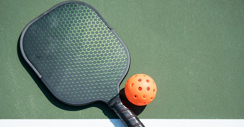 Mặt vợt pickleball