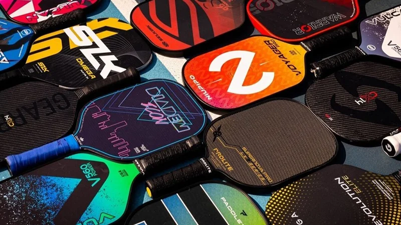 Giải đáp nên mua vợt pickleball hãng nào?