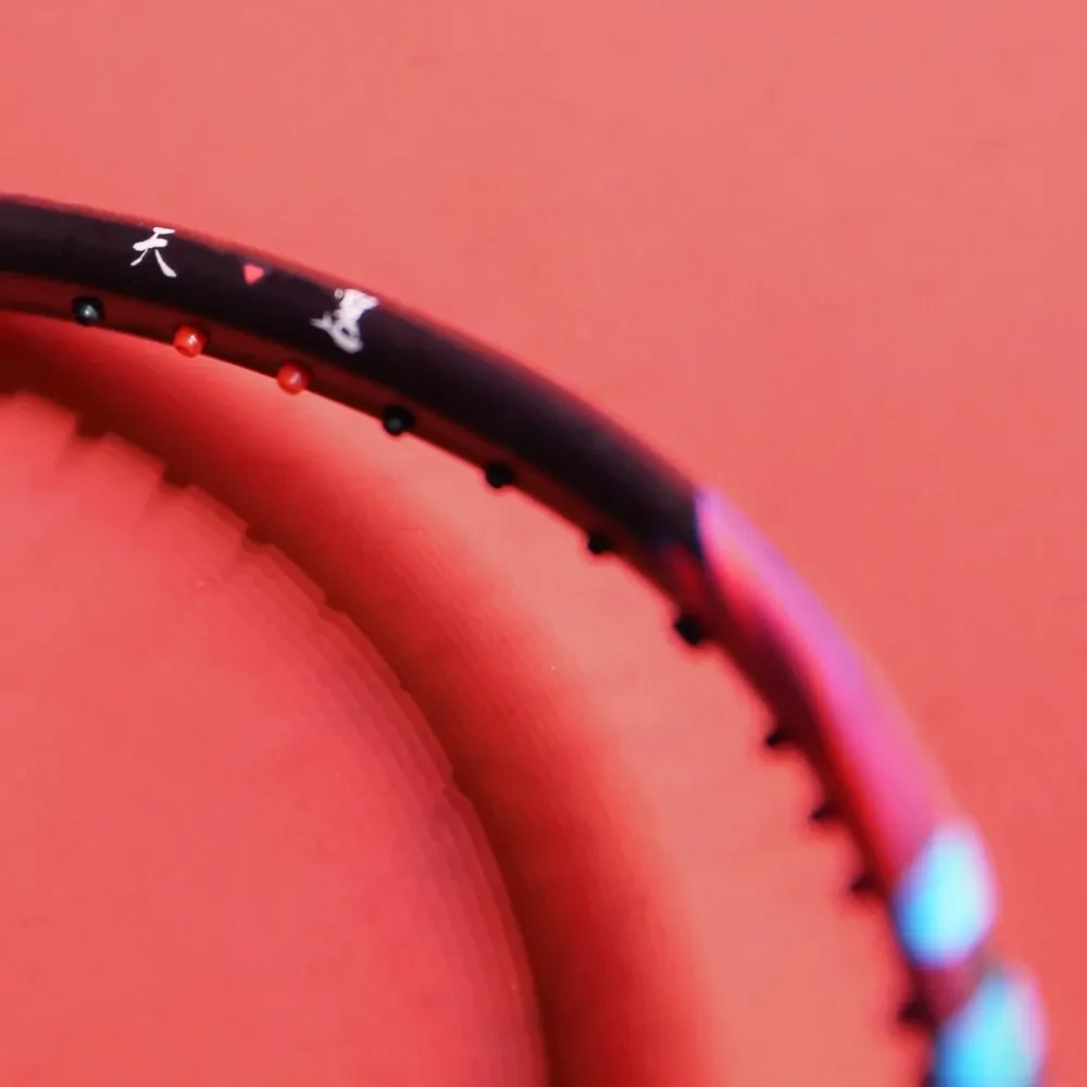 Chi tiết chất liệu khung và gen vợt Victor TK Ryuga Chosen One DB. Chi tiết chất liệu khung và gen vợt Victor TK Ryuga Chosen One DB.