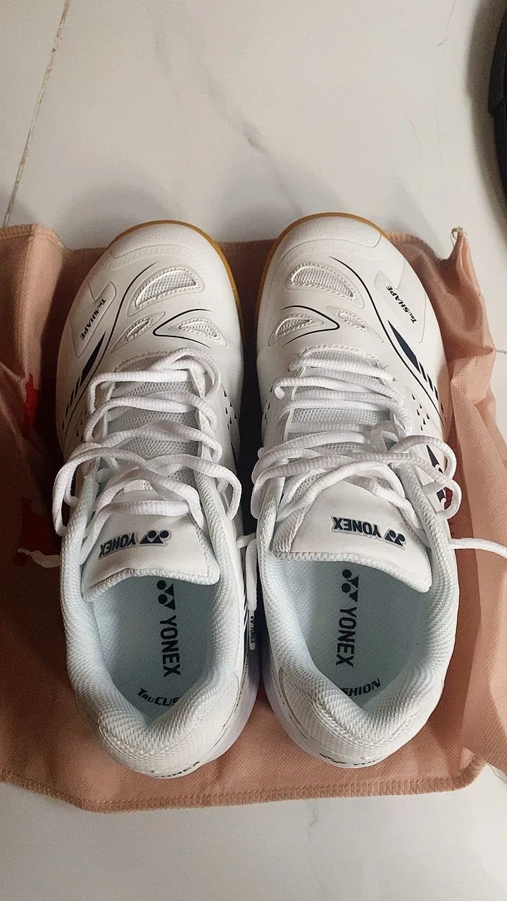 Đánh giá Giày cầu lông Yonex Stratas - lcgi*** - ảnh 1